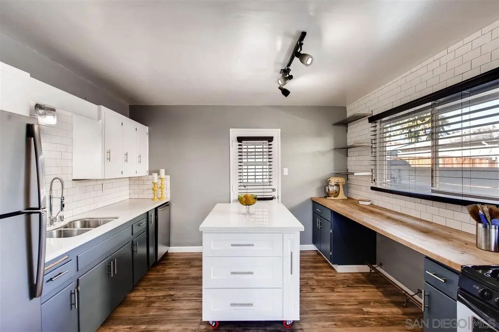 Photo of 4458 Copeland Ave, San Diego, CA 92116 (MLS # 250042738)