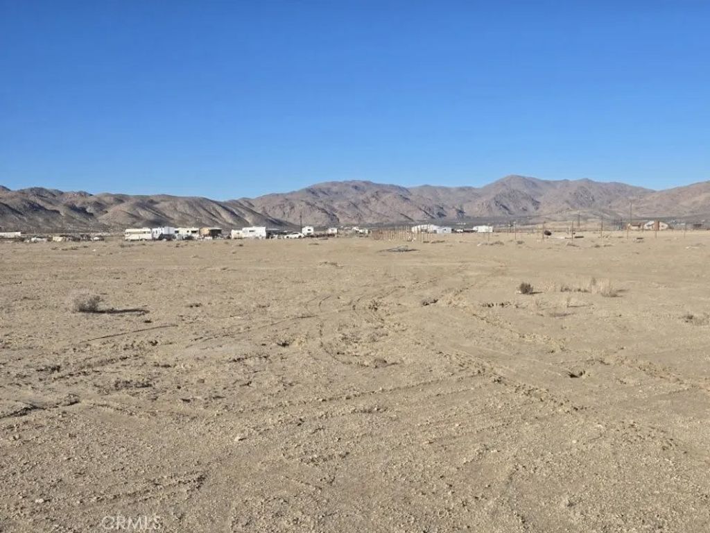 Photo of 0 Bradford, Lucerne Valley, CA 92356 (MLS # IG25277520)