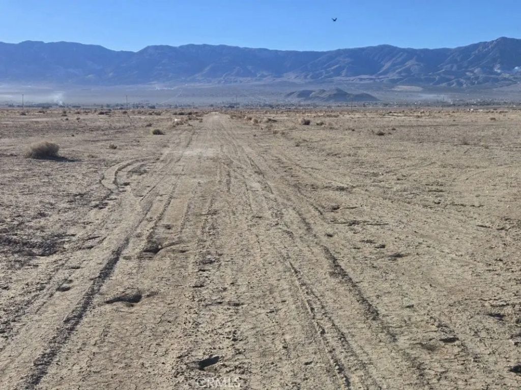 Photo of 0 Bradford, Lucerne Valley, CA 92356 (MLS # IG25277520)