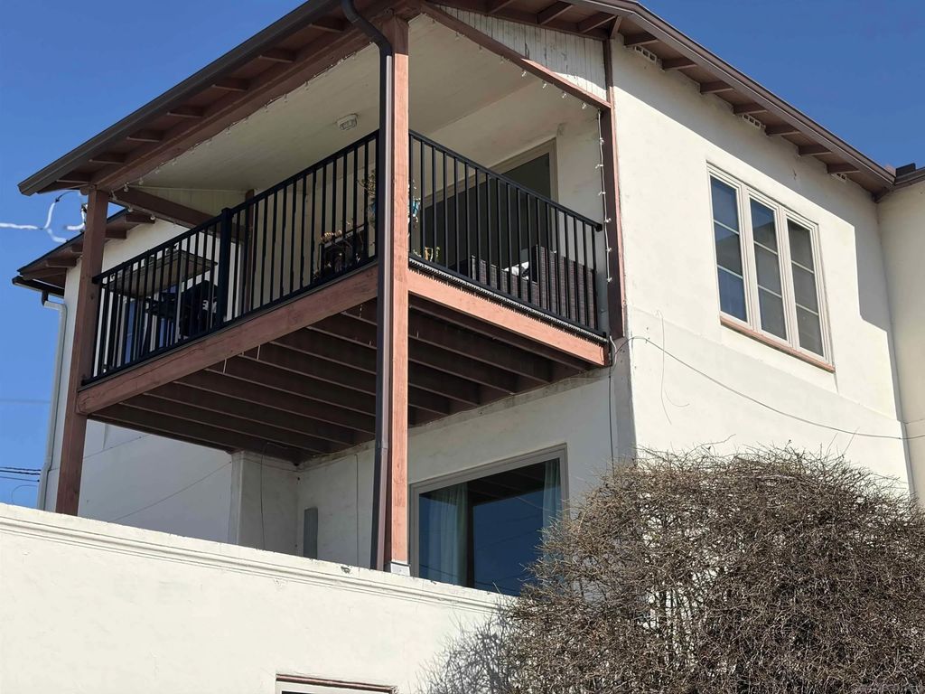 Photo of 1330-34 Sassafras St, San Diego, CA 92103 (MLS # 260004412)