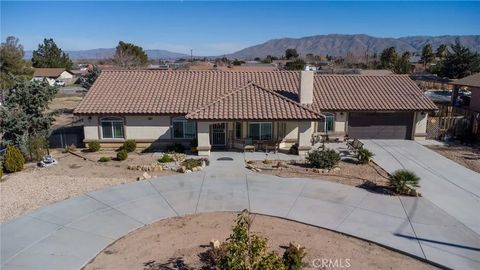 Photo of 7653 Montrose Ave, Hesperia, CA 92345 (MLS # CV26022385)