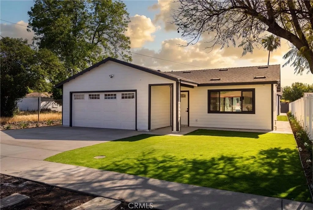 Photo of 871 N. Perris ST, San Bernardino, CA 92411 (MLS # SB26107983)