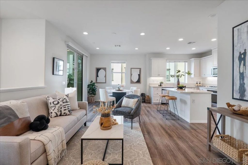 Photo of 2325 Verano Way, Vista, CA 92081 (MLS # 260004474)