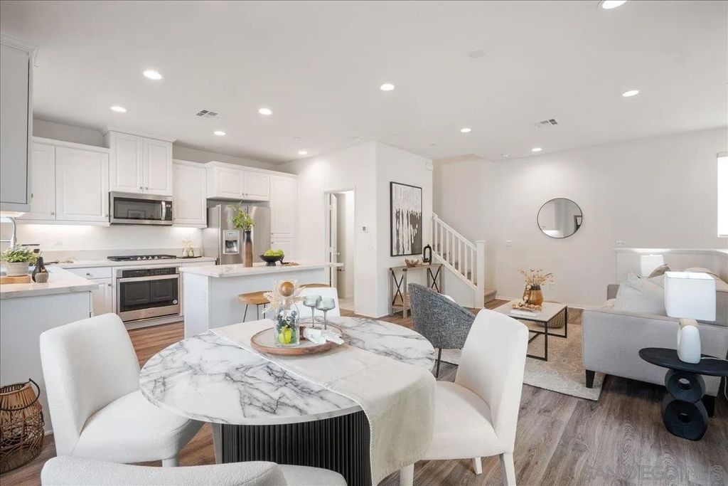 Photo of 2325 Verano Way, Vista, CA 92081 (MLS # 260004474)