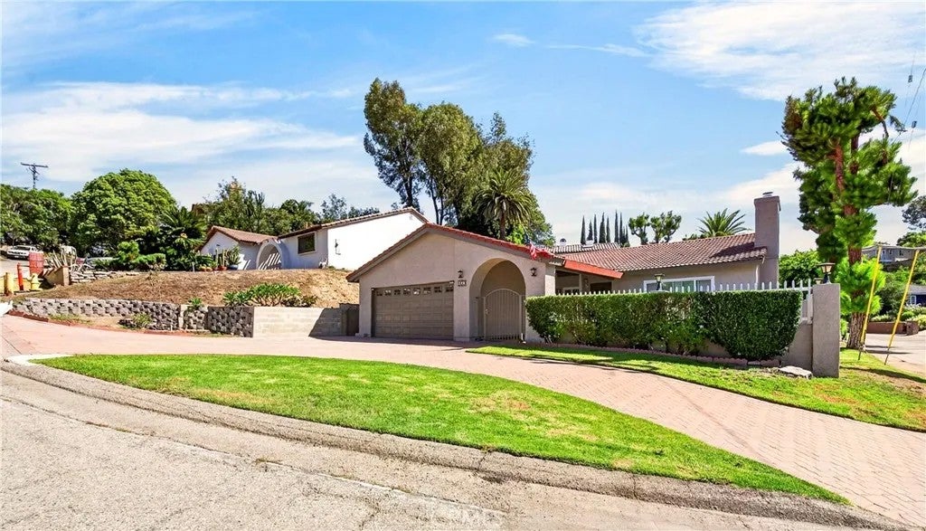 Photo of 800 N Arroyo PL, Fullerton, CA 92833 (MLS # PW26197313)