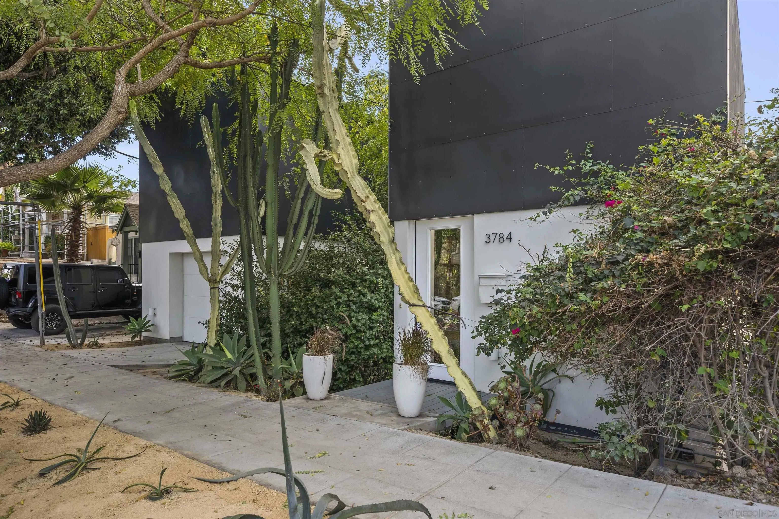 3784 8th Ave