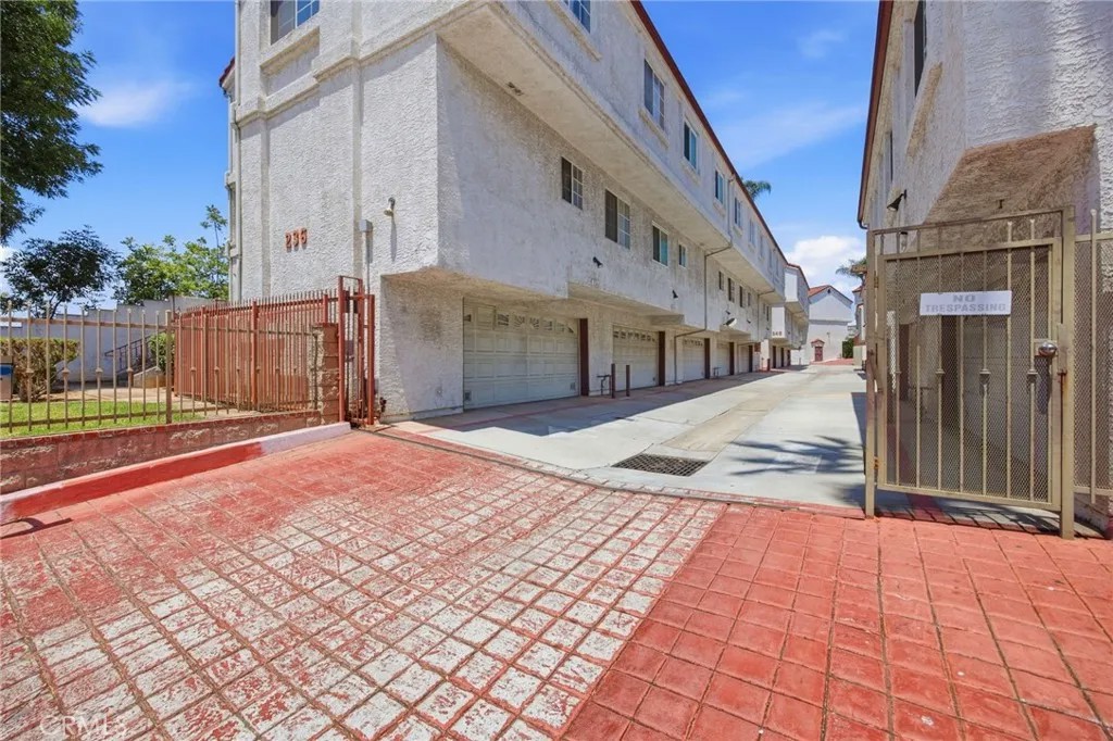 264 E Beverly Boulevard A