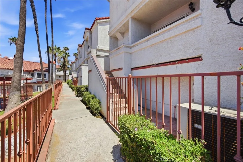 264 E Beverly Boulevard A