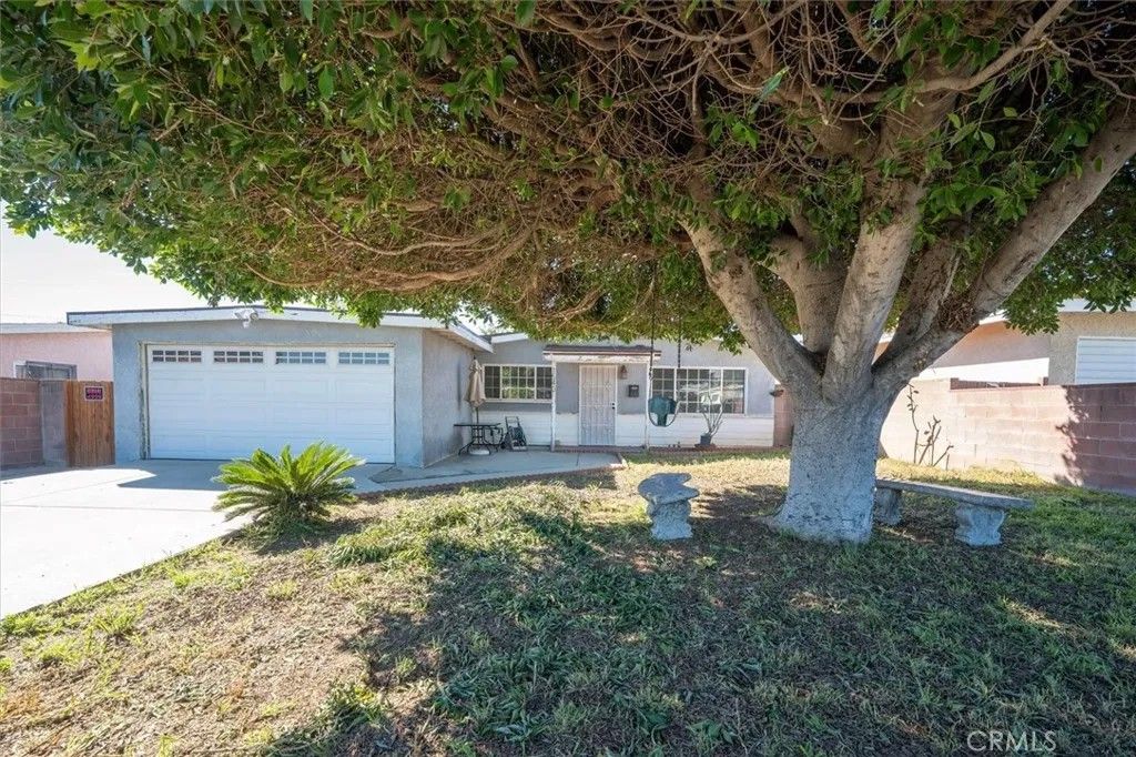 Photo of 1540 Pico St, San Fernando, CA 91340 (MLS # SR25269486)
