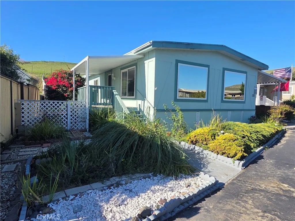 Photo of 313 San Gabriel Ave, Morro Bay, CA 93442 (MLS # SC26006352)