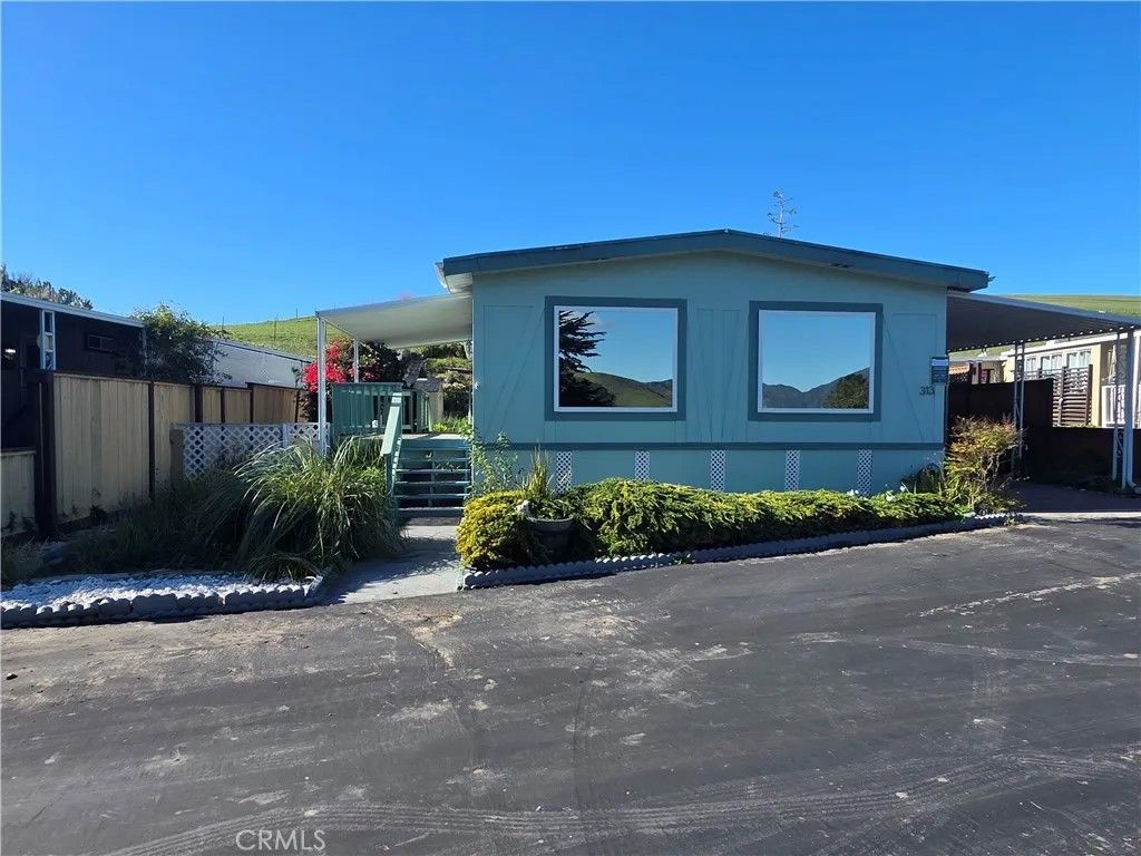 Photo of 313 San Gabriel Ave, Morro Bay, CA 93442 (MLS # SC26006352)