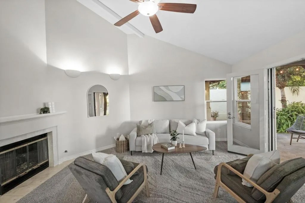 15027 Caminito Ladera