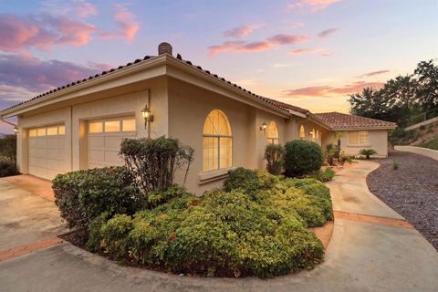 Photo of 3844 Alta Vista, Fallbrook, CA 92028 (MLS # 260013230)