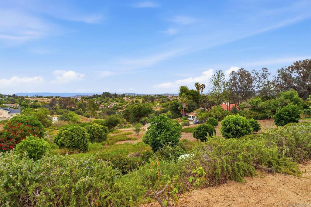 Photo of 3844 Alta Vista, Fallbrook, CA 92028 (MLS # 260013230)