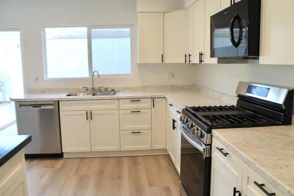 Photo of 2746 Via Tulipan, Carlsbad, CA 92010 (MLS # NDP2600262)