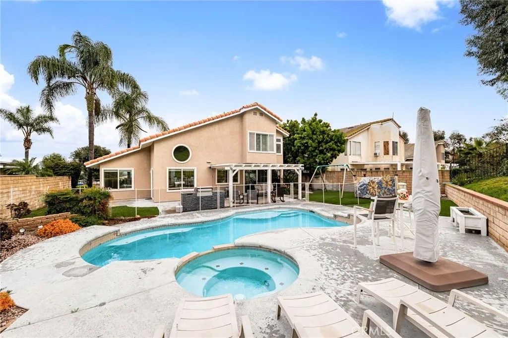 Photo of 16727 Lake Knoll, Riverside, CA 92503 (MLS # IV26038071)