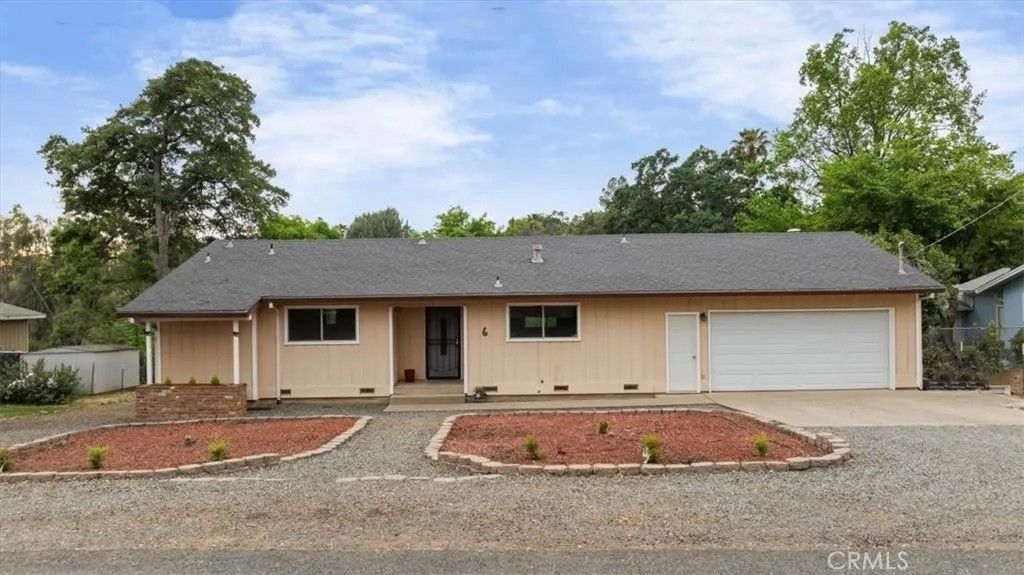 Photo of 6 Wahoo Ave, Oroville, CA 95966 (MLS # OR26069607)