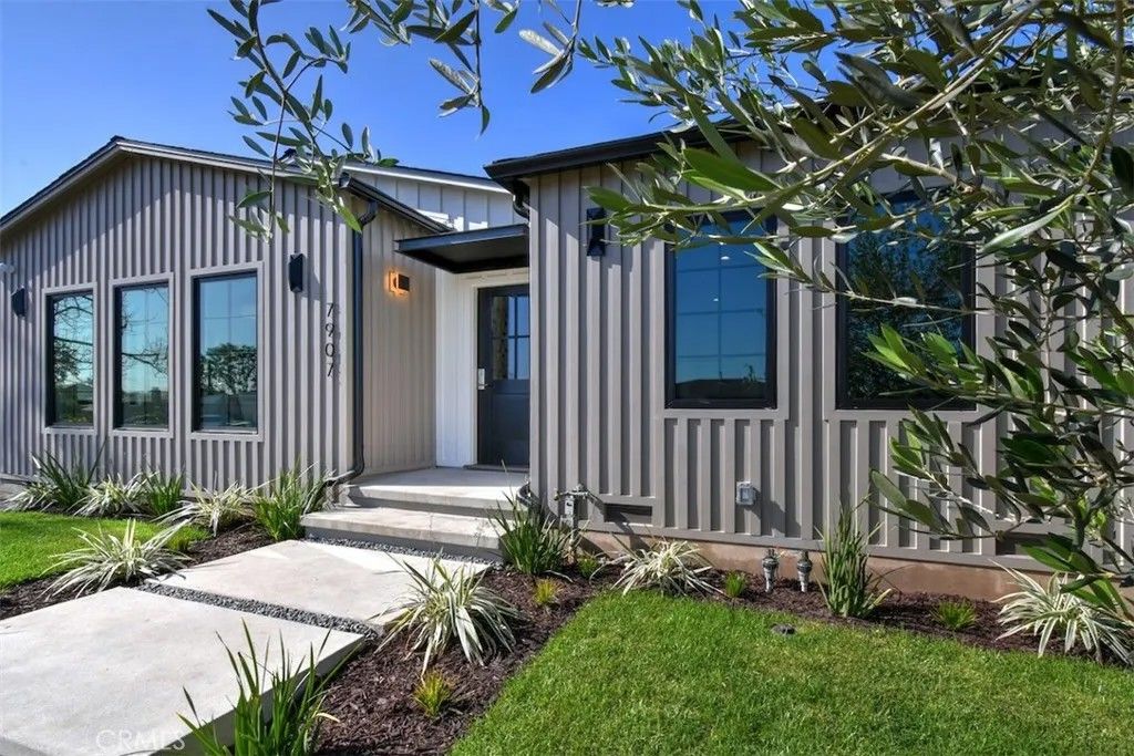 Photo of 7907 Vicksburg, Los Angeles, CA 90045 (MLS # SR26021632)