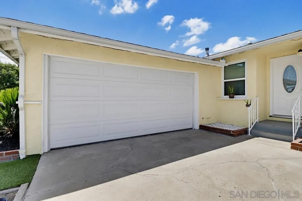 720 Safford Ave
