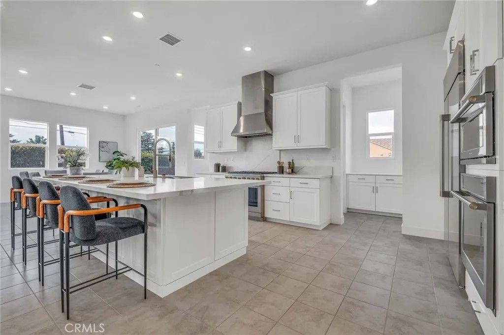 Photo of 1010 Juniper Dr, Glendora, CA 91741 (MLS # CV26033146)