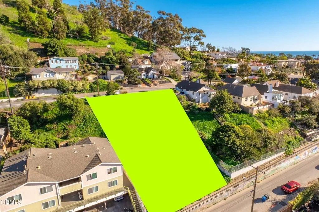 Photo of 257 Cedar St, Ventura, CA 93001 (MLS # V1-36017)