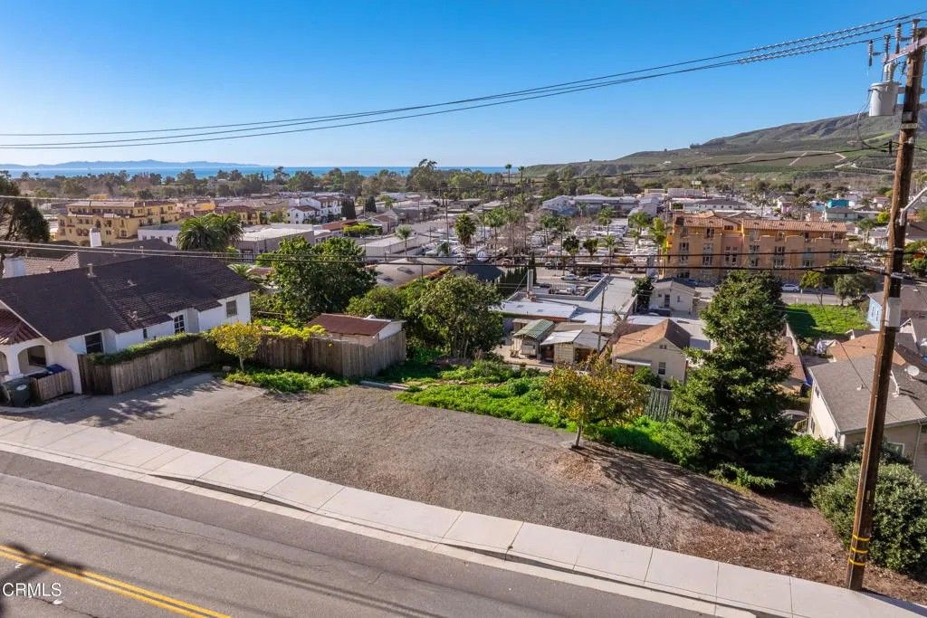 Photo of 257 Cedar St, Ventura, CA 93001 (MLS # V1-36017)