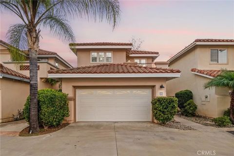 Photo of 35 Via Encanto, Rancho Santa Margarita, CA 92688 (MLS # OC25272521)