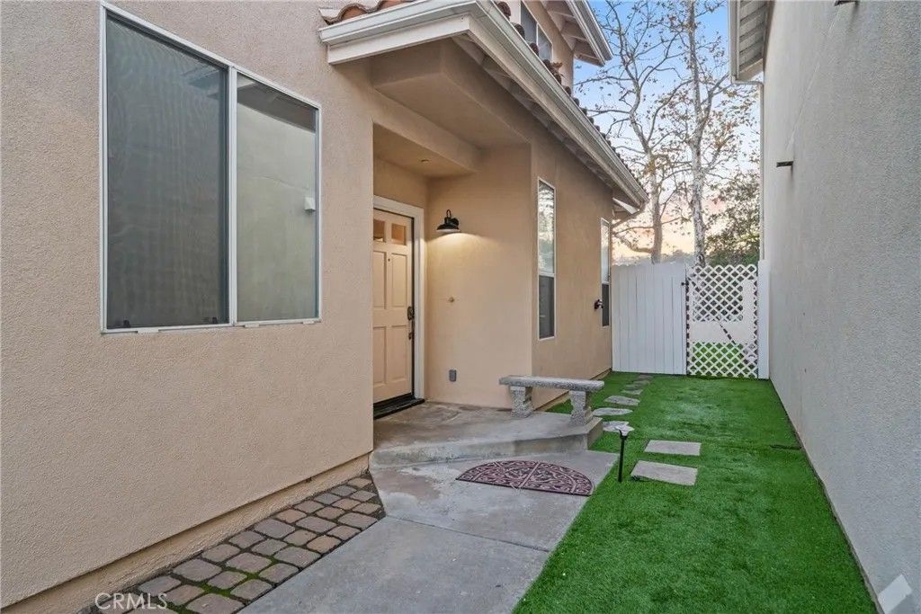 Photo of 35 Via Encanto, Rancho Santa Margarita, CA 92688 (MLS # OC25272521)