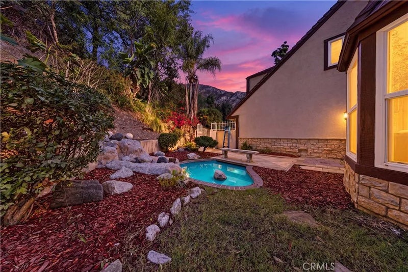 2127 Canyon Road