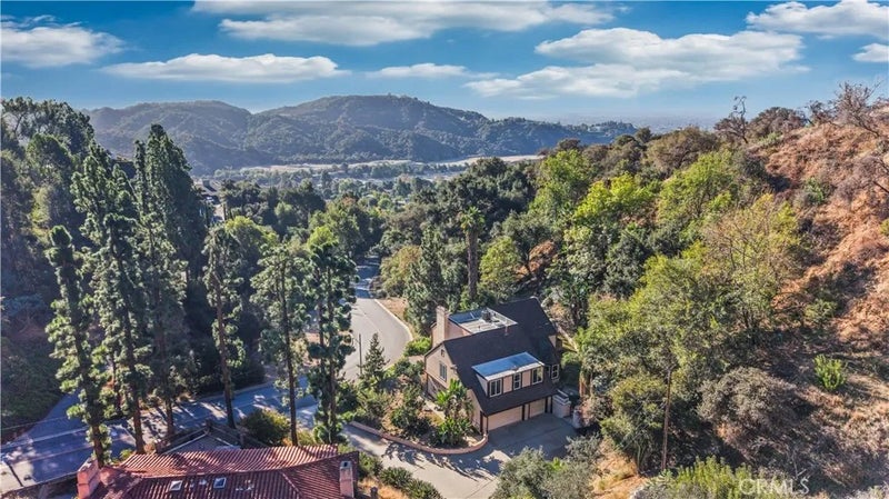 2127 Canyon Road