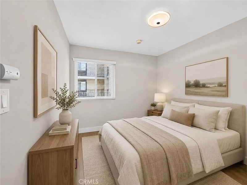 433 S Manhattan Pl 206