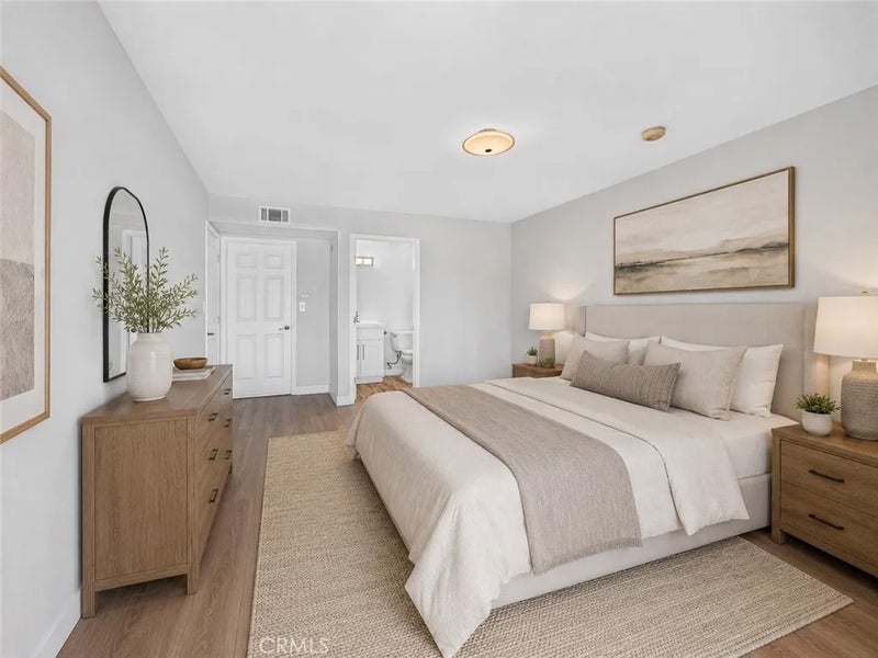 433 S Manhattan Pl 206