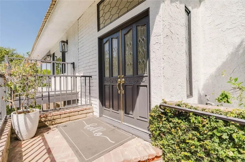142 Crescent Glen Drive