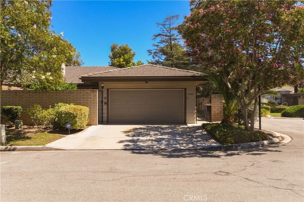5468 Apricot Lane