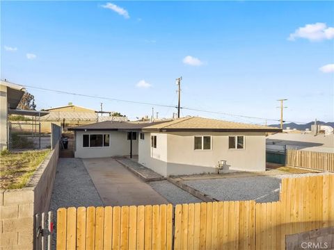 Photo of 937 E Elizabeth Street, Barstow, CA 92311 (MLS # IN26039425)