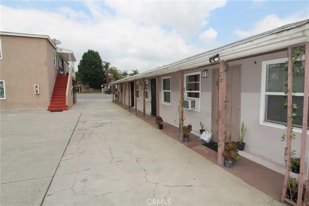 Photo of 4986 Southern Avenue #E, South Gate, CA 90280 (MLS # OC25248726)