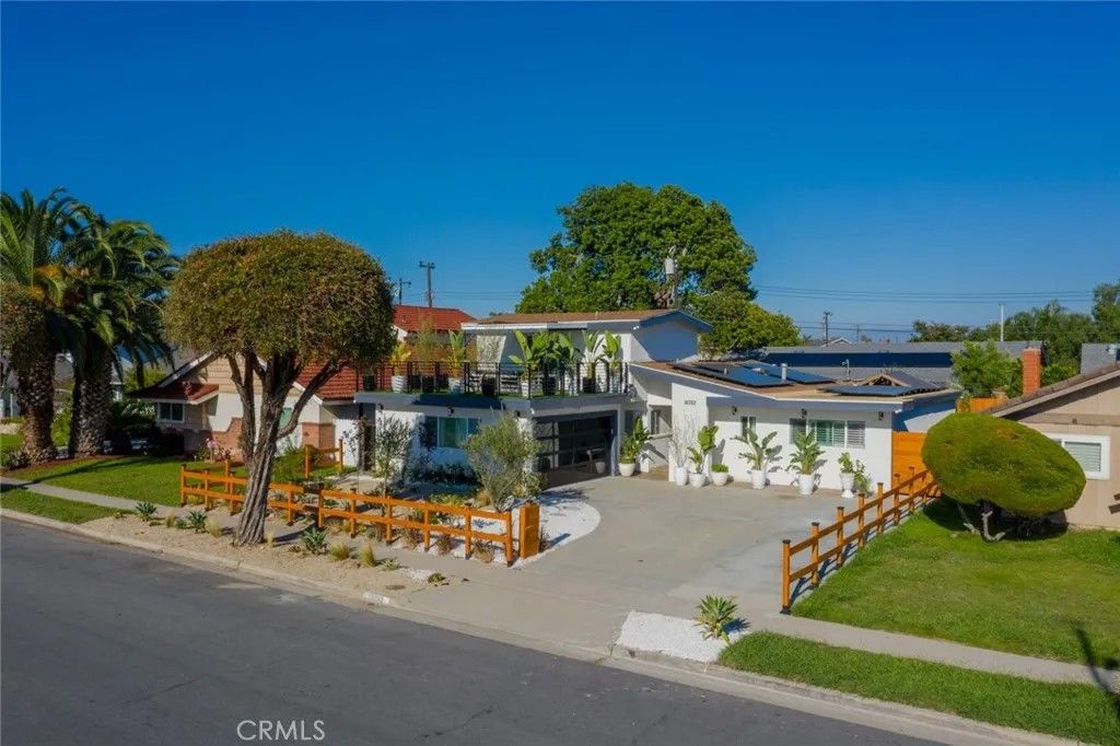 Photo of 16782 Heritage Ln, Huntington Beach, CA 92647 (MLS # OC26009518)