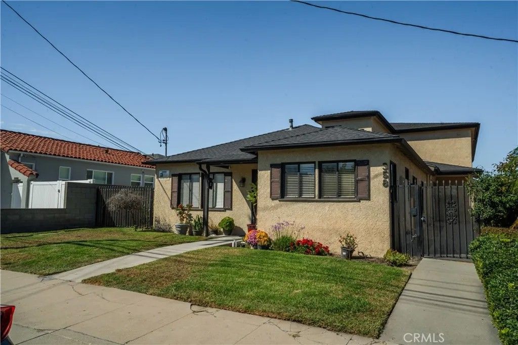 Photo of 358 W 17th St, San Pedro, CA 90731 (MLS # SB26007730)