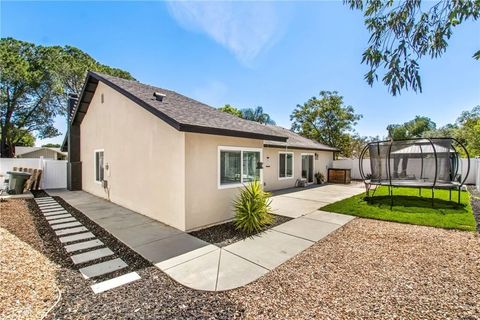 Tiny photo for 42665 San Julian Place, Temecula, CA 92592 (MLS # SW26067831)