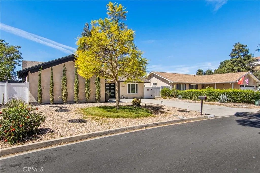 Photo of 42665 San Julian Place, Temecula, CA 92592 (MLS # SW26067831)