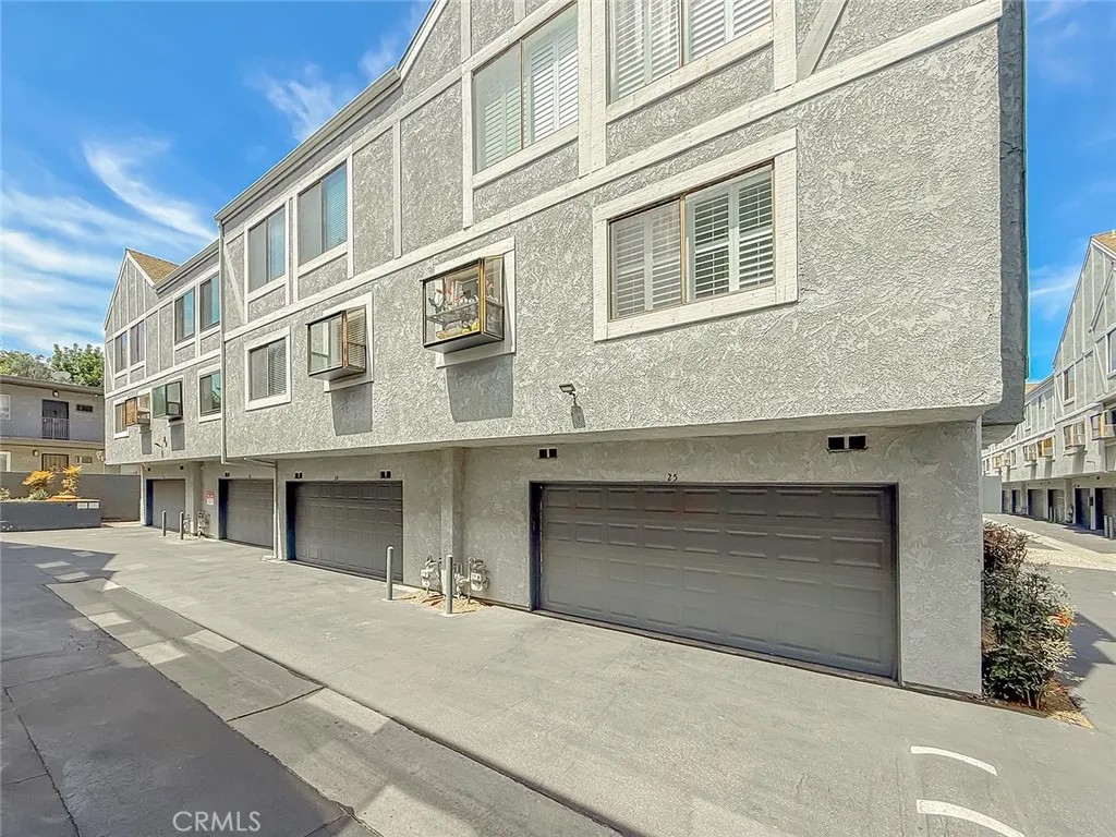18100 Burbank Boulevard 24