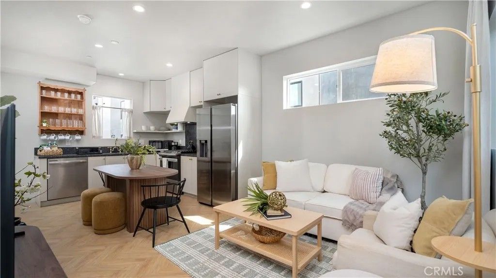 Photo of 1347 Seward Street, Los Angeles, CA 90028 (MLS # WS26008032)