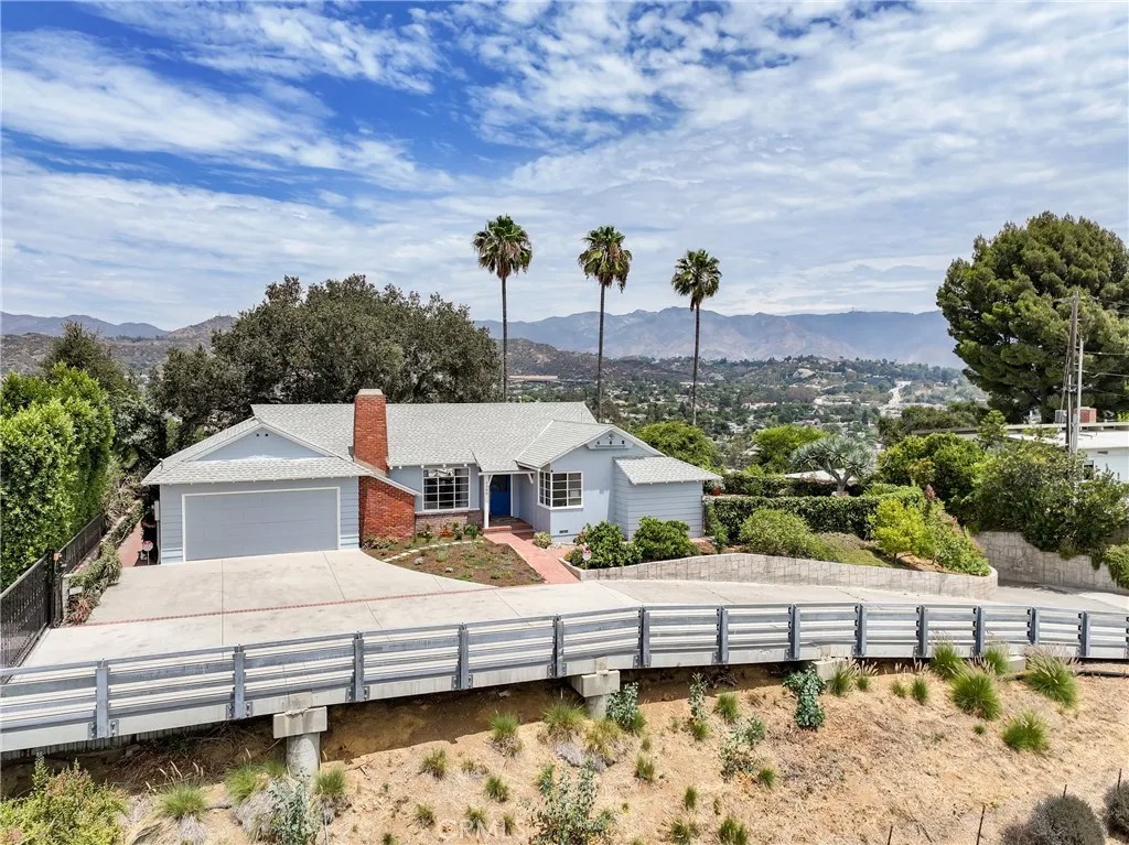 1566 Silverwood