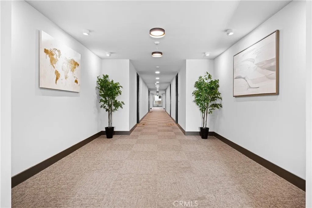 709 E Walnut Street 227