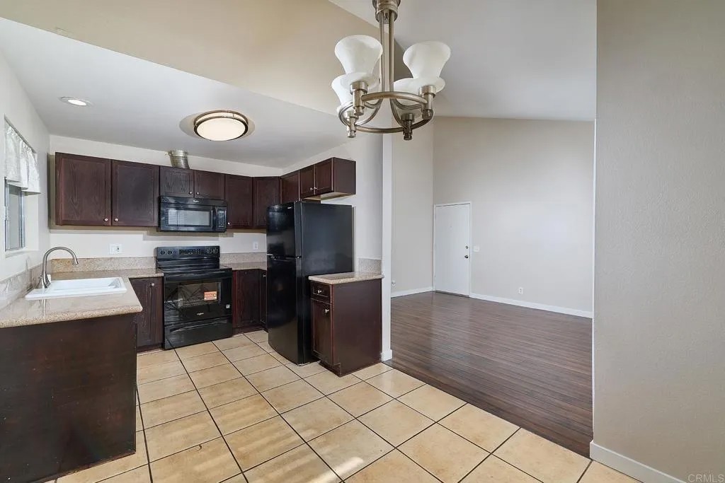 1811 E Grand Avenue 178