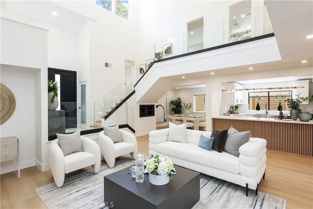 24802 Forest Knoll