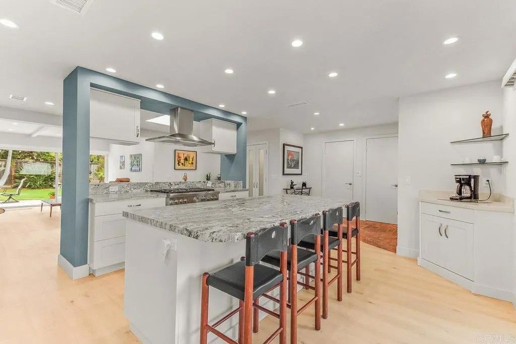 Photo of 2462 LOZANA Road, Del Mar, CA 92014 (MLS # NDP2510775)