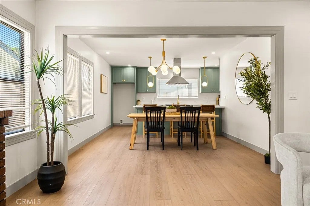 1132 W 56th