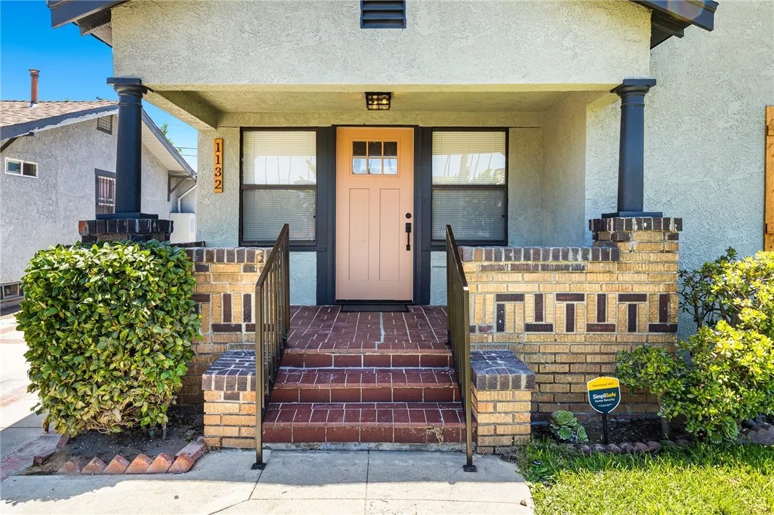 1132 W 56th