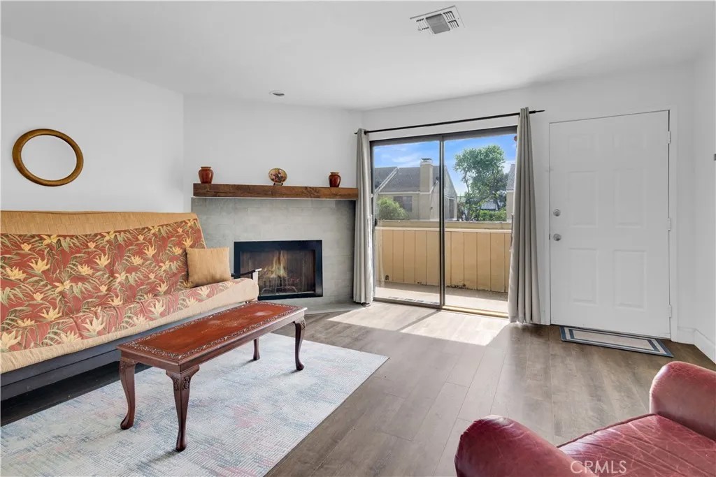 3750 El Camino Real C1